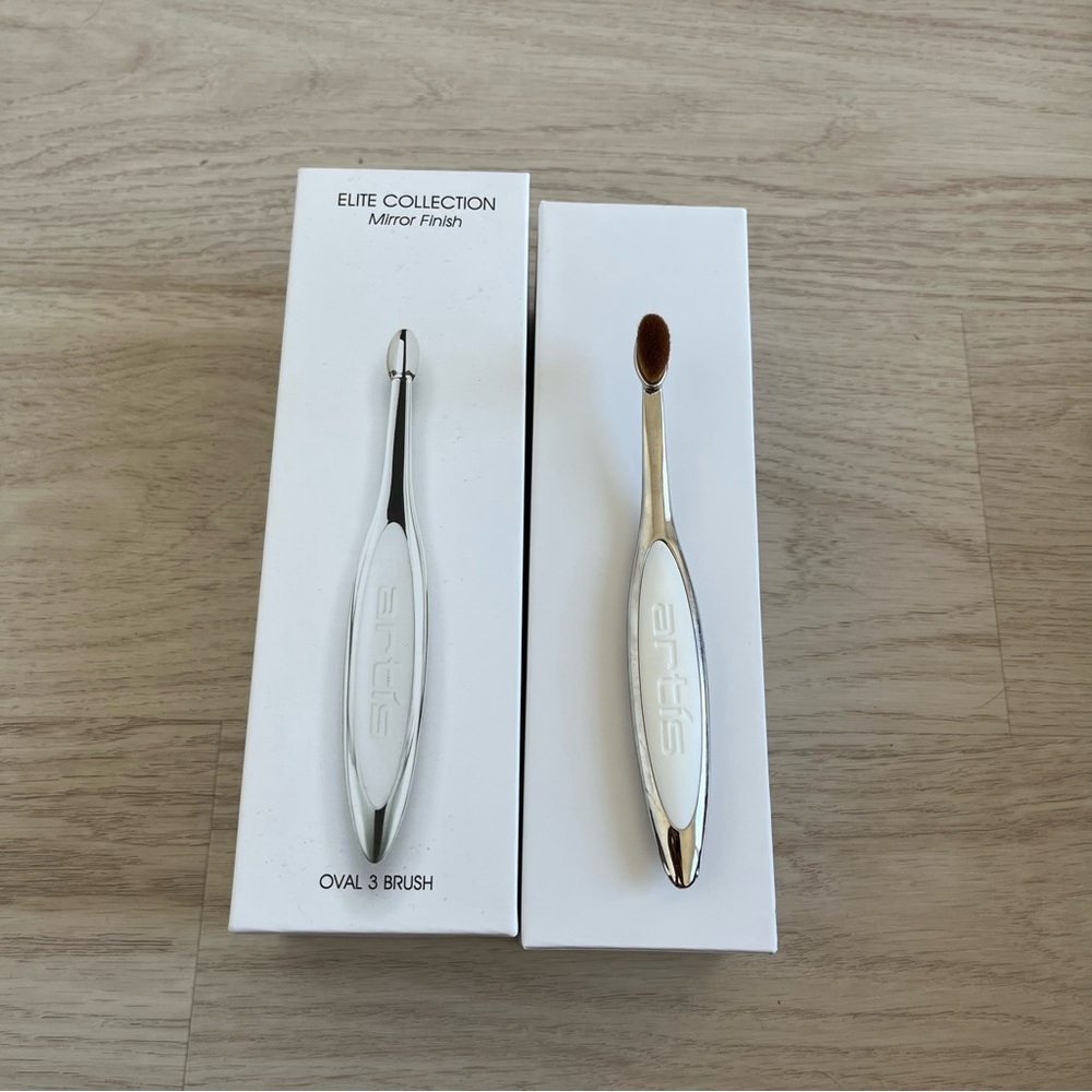 Artis Elite Mirror Oval 3 Makeup Brush